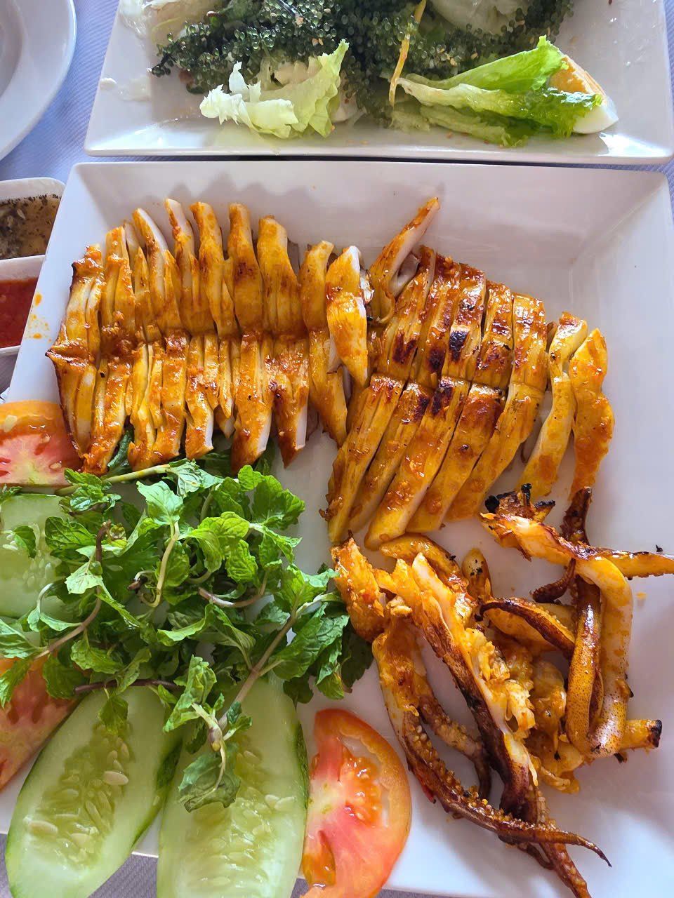 Tuyết Seafood - Lô 3 Biển An Bàng