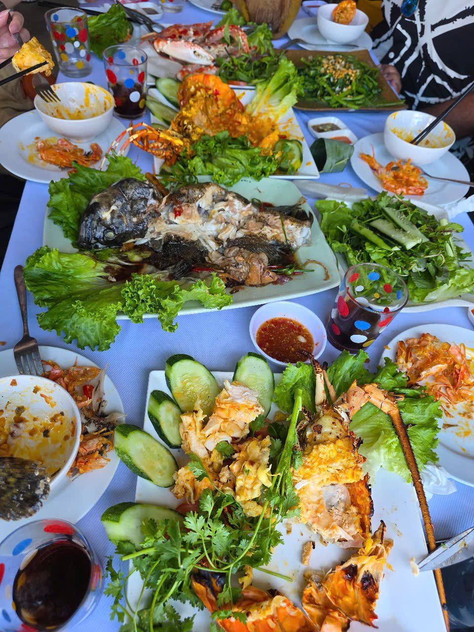 Tuyết Seafood - Lô 3 Biển An Bàng