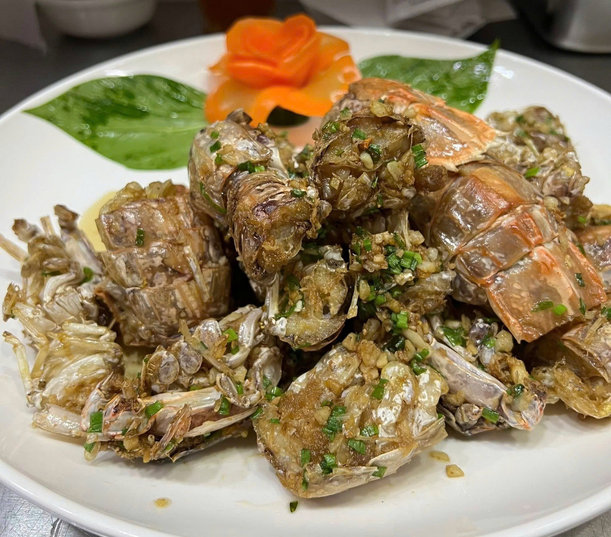 Phượng Hoàng - 118 Cống Quỳnh