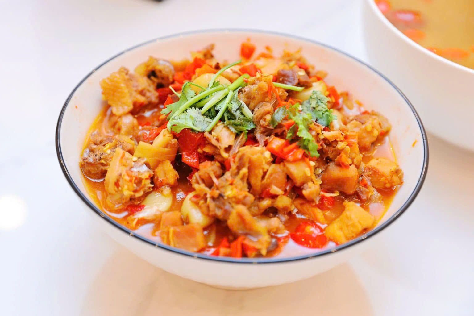 Phượng Hoàng - 118 Cống Quỳnh