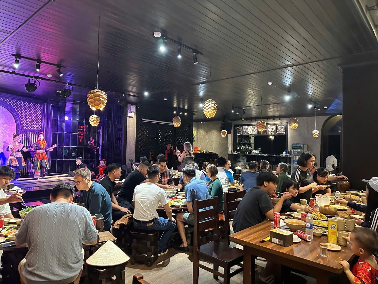 Chợ Tình Quán - 63D Fansipang