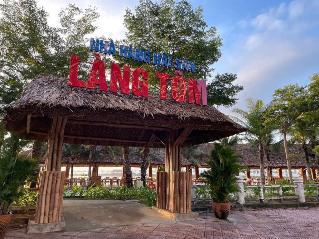 Hải Sản Làng Tôm - Nguyễn Cơ Thạch