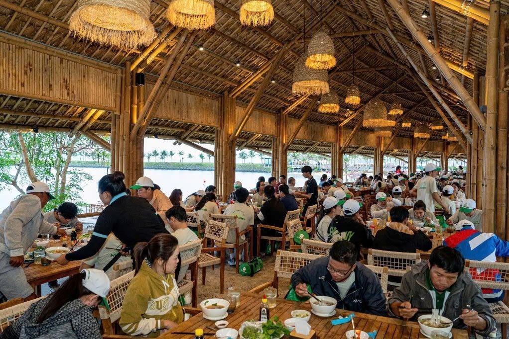 Hải Sản Làng Tôm - Nguyễn Cơ Thạch