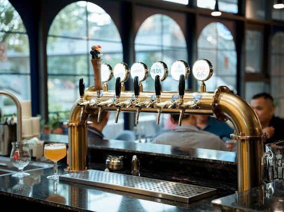 Mega Dunk Bistro - 2 Nguyễn Hoàng