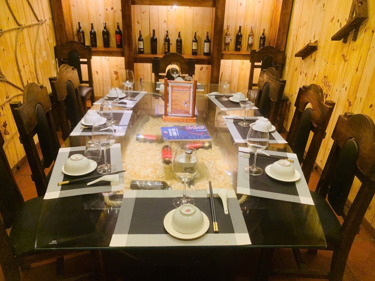 Ẩm Thực Đệ Nhất Hương Việt - 202B Hoàng Văn Thụ