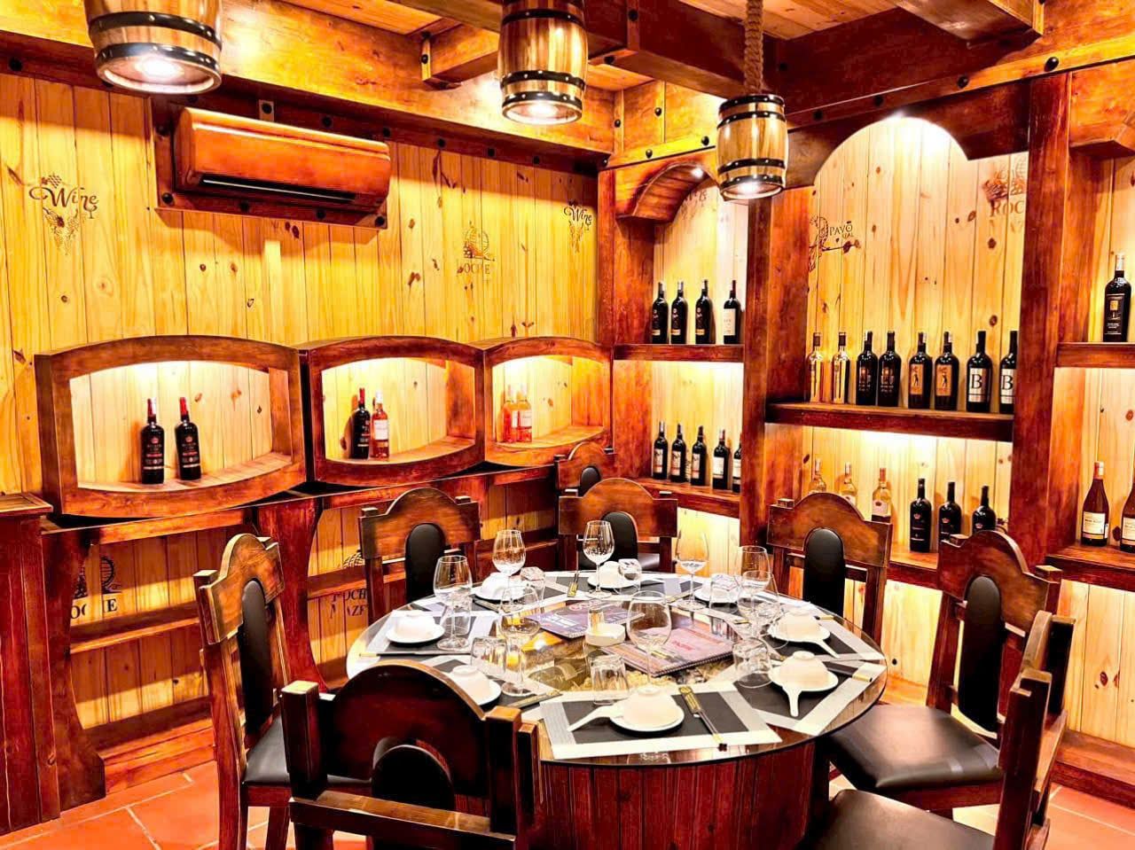 Ẩm Thực Đệ Nhất Hương Việt - 202B Hoàng Văn Thụ