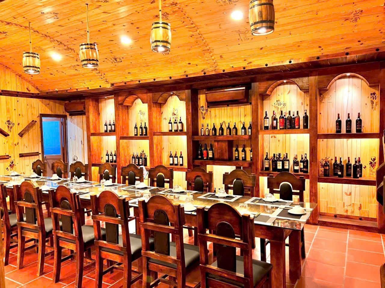 Ẩm Thực Đệ Nhất Hương Việt - 202B Hoàng Văn Thụ