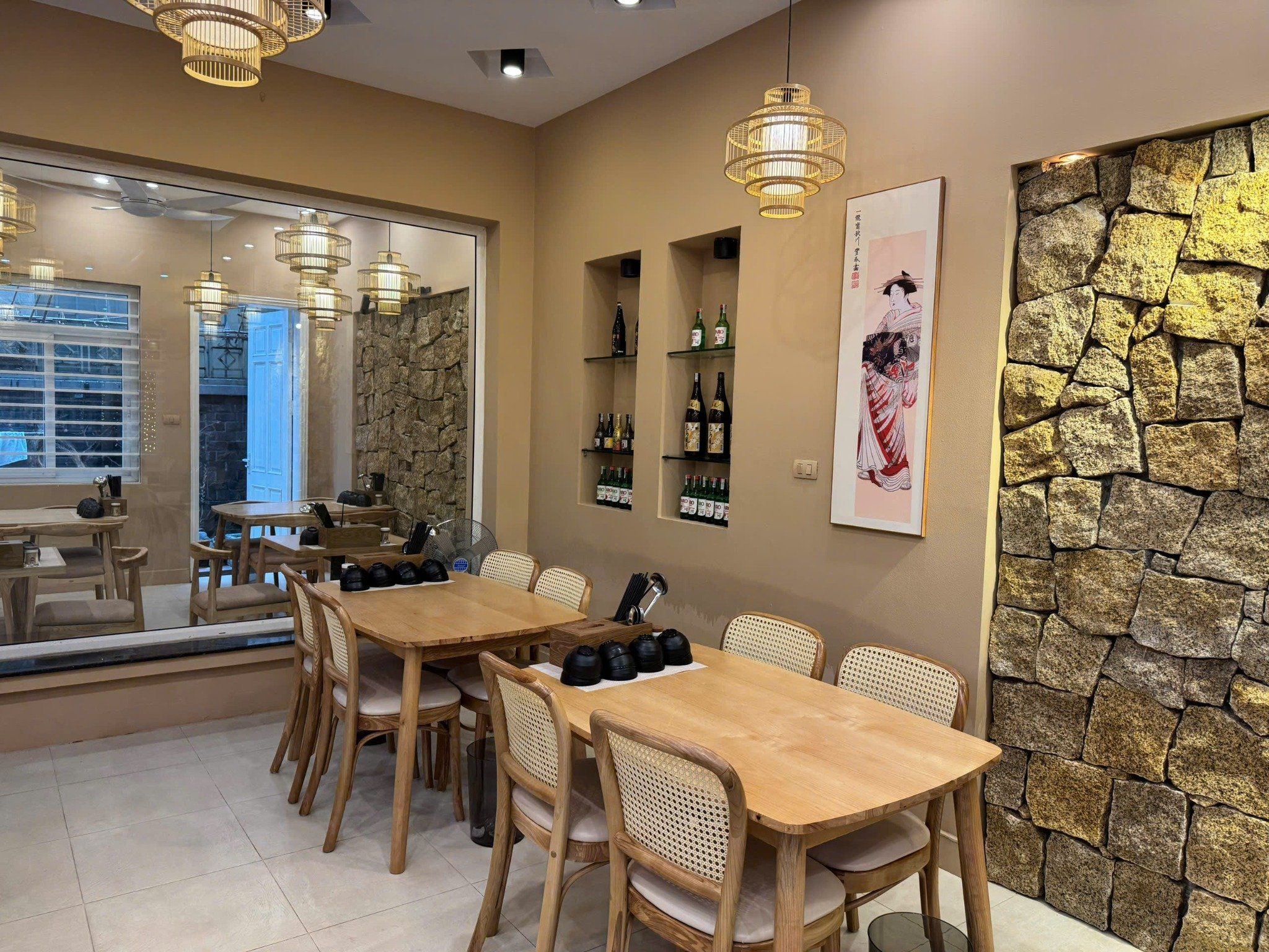 King Sushi & Lẩu - BT11 - Ngõ 8 Nguyễn Văn Lộc