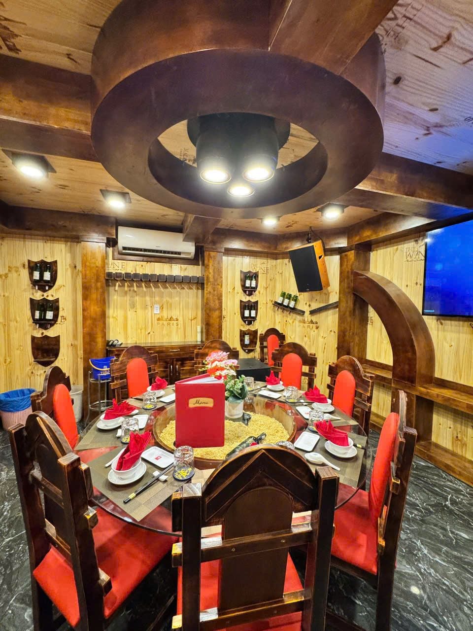 Lộc Vàng - 127 - 129 Đường 9A