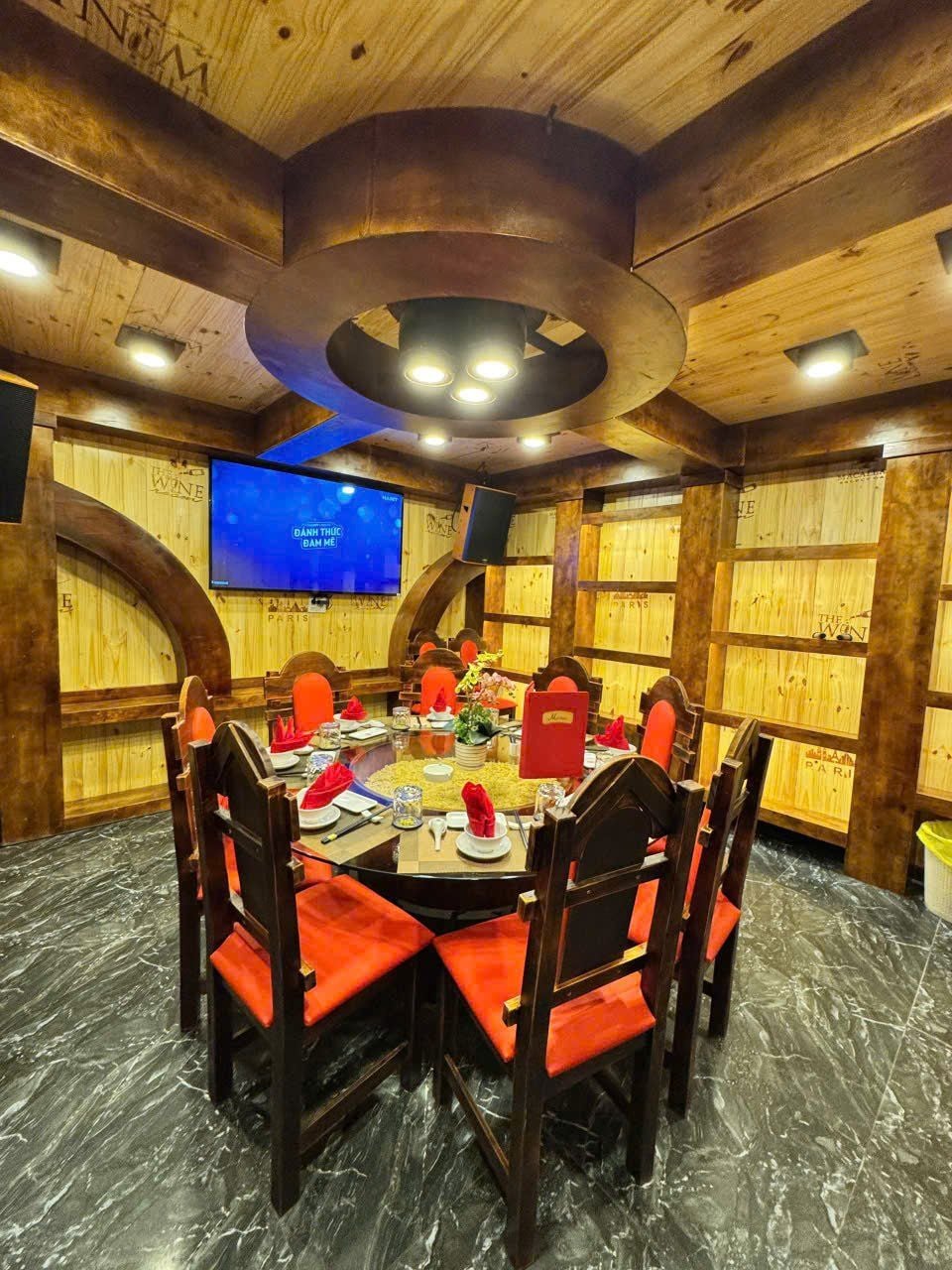 Lộc Vàng - 127 - 129 Đường 9A