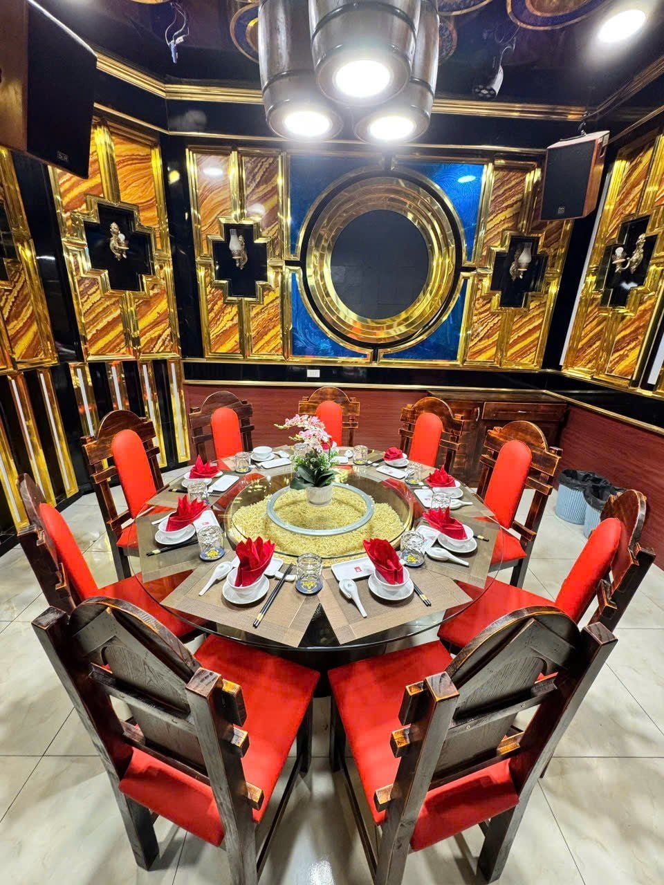 Lộc Vàng - 127 - 129 Đường 9A