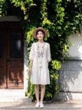  Đầm đuôi cá tunic trắng thêu thân trước 