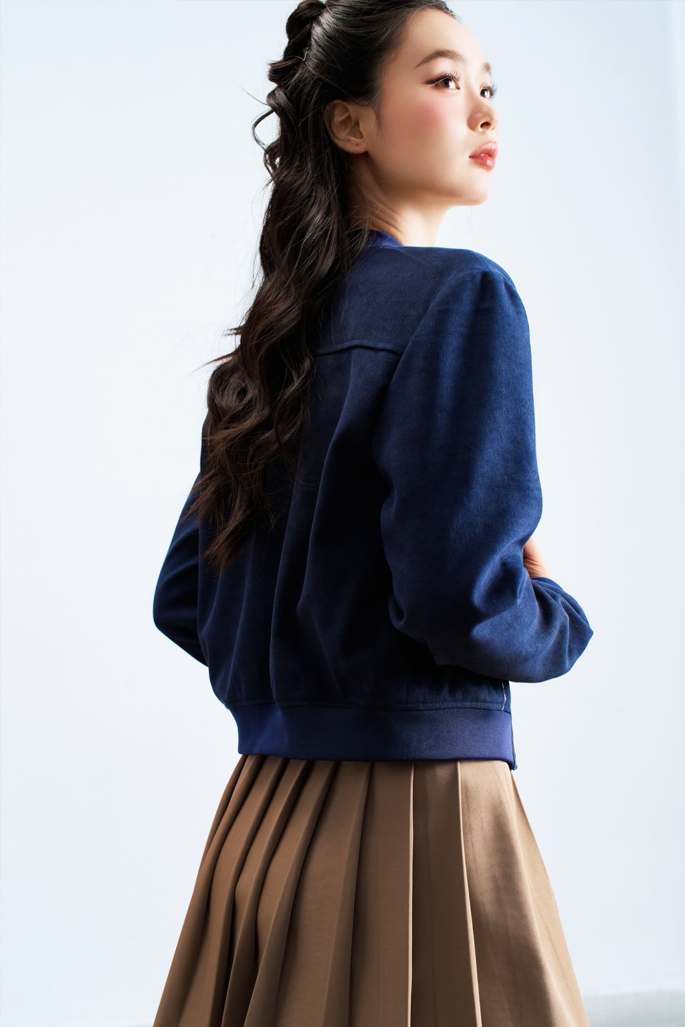  Bomber da lộn navy thêu hoa chữ thập 