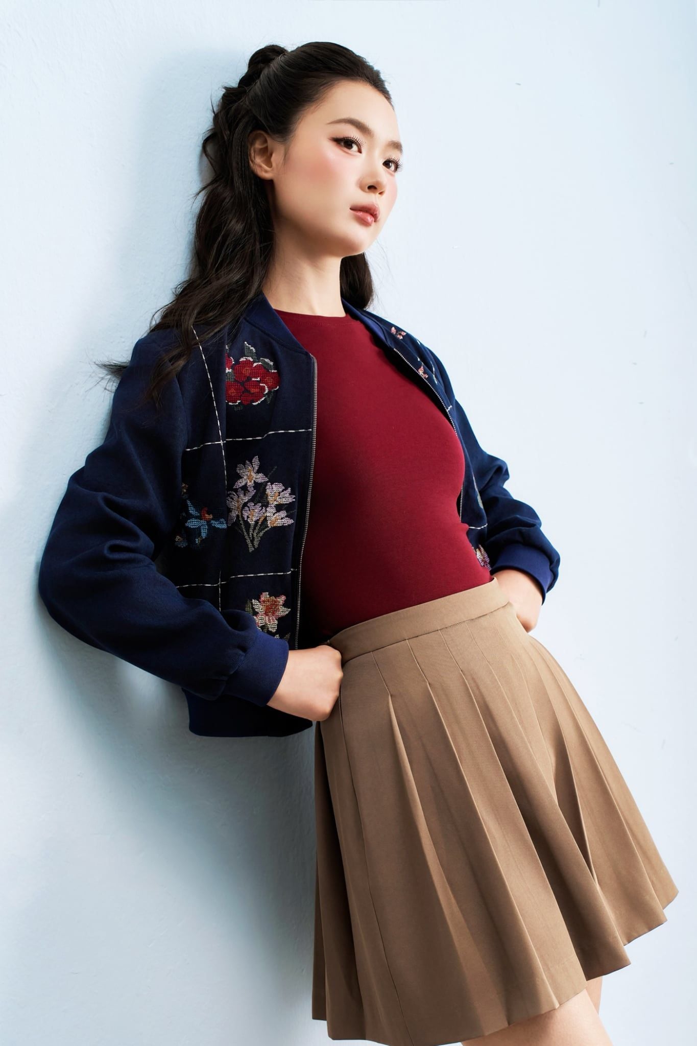  Bomber da lộn navy thêu hoa chữ thập 