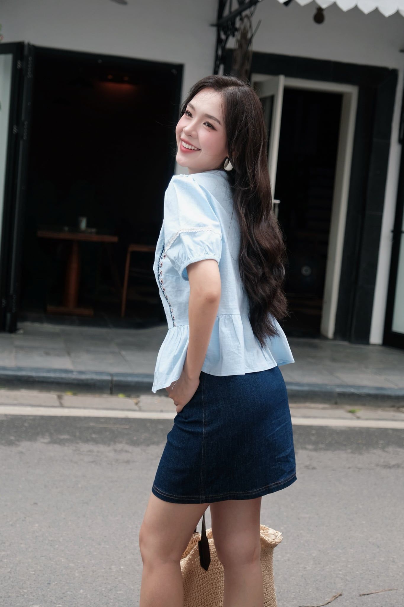  Áo peplum xanh thiên thanh thêu thân trước 