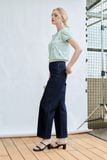  Quần jeans ống suông basic màu xanh chàm 