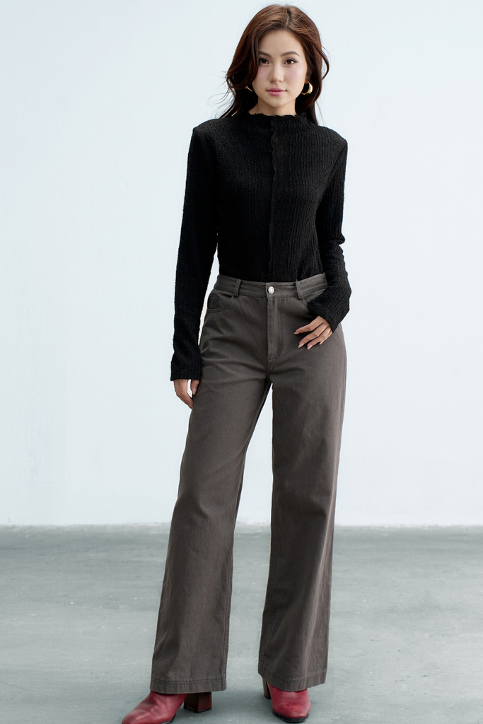 Top dài tay len ren gân nổi đen cổ leo