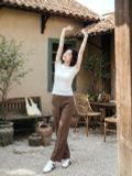  Áo thun basic hạt nổ màu kem 