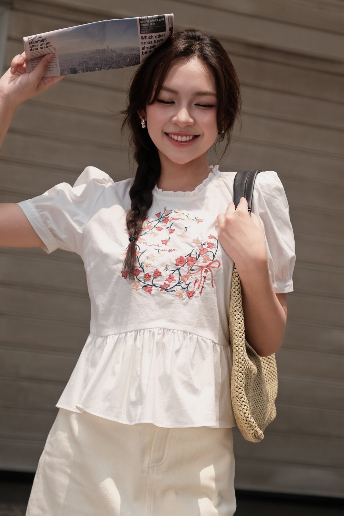  Áo peplum cổ nhún thêu linh lan hồng 