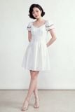  Đầm mini trắng cắt mảnh thêu tay 