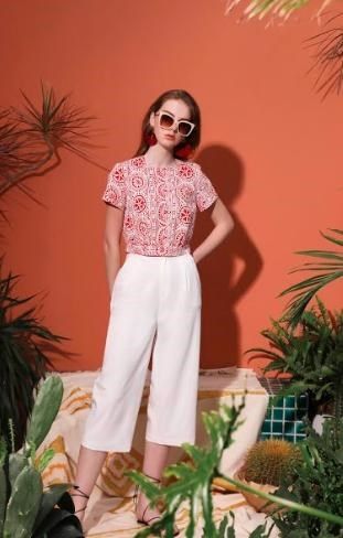 Croptop bo gấu họa tiết