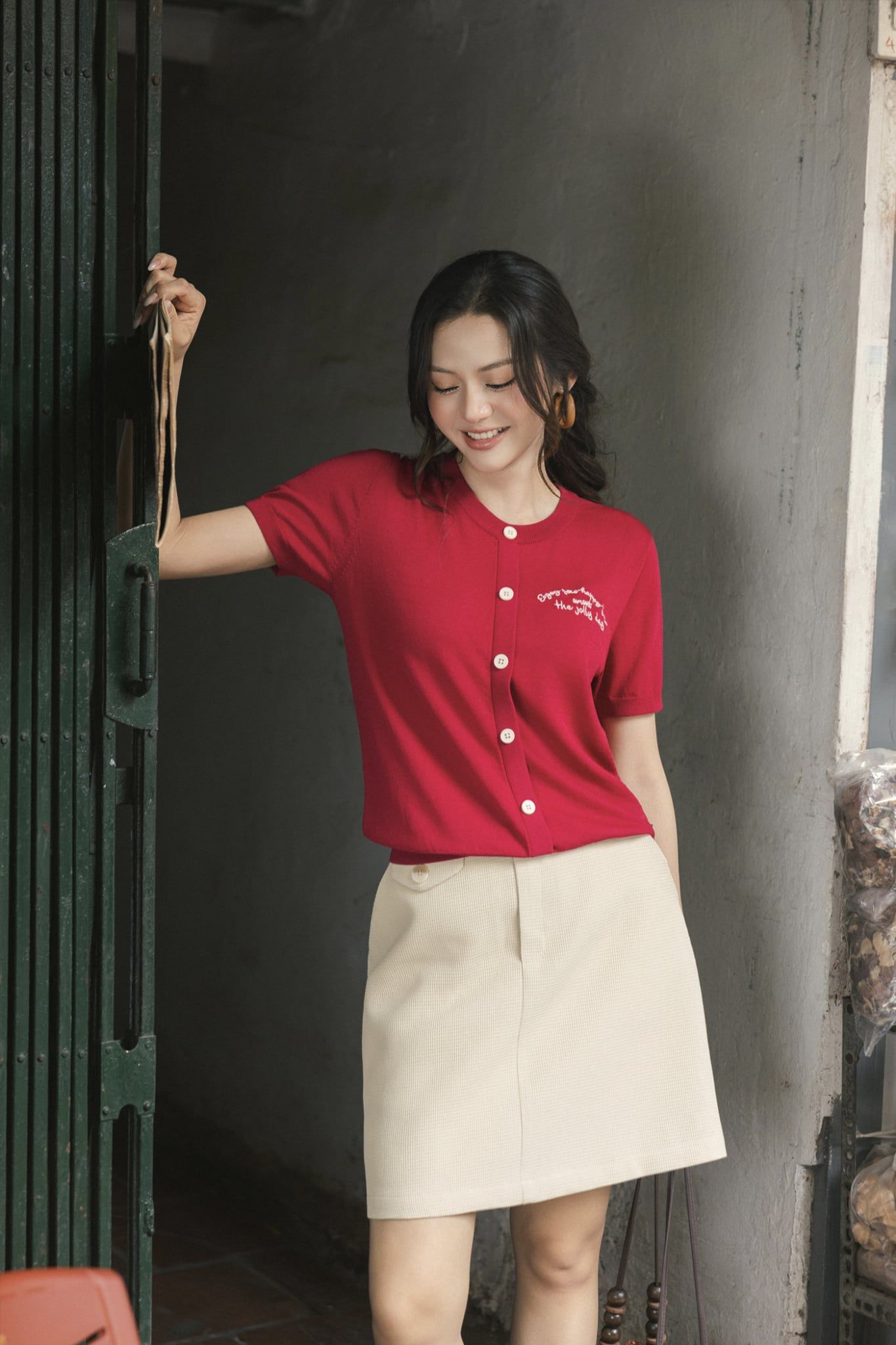  Áo thun dệt đỏ thêu ngực 