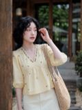  Áo peplum thô vàng kem thêu hoa cổ 