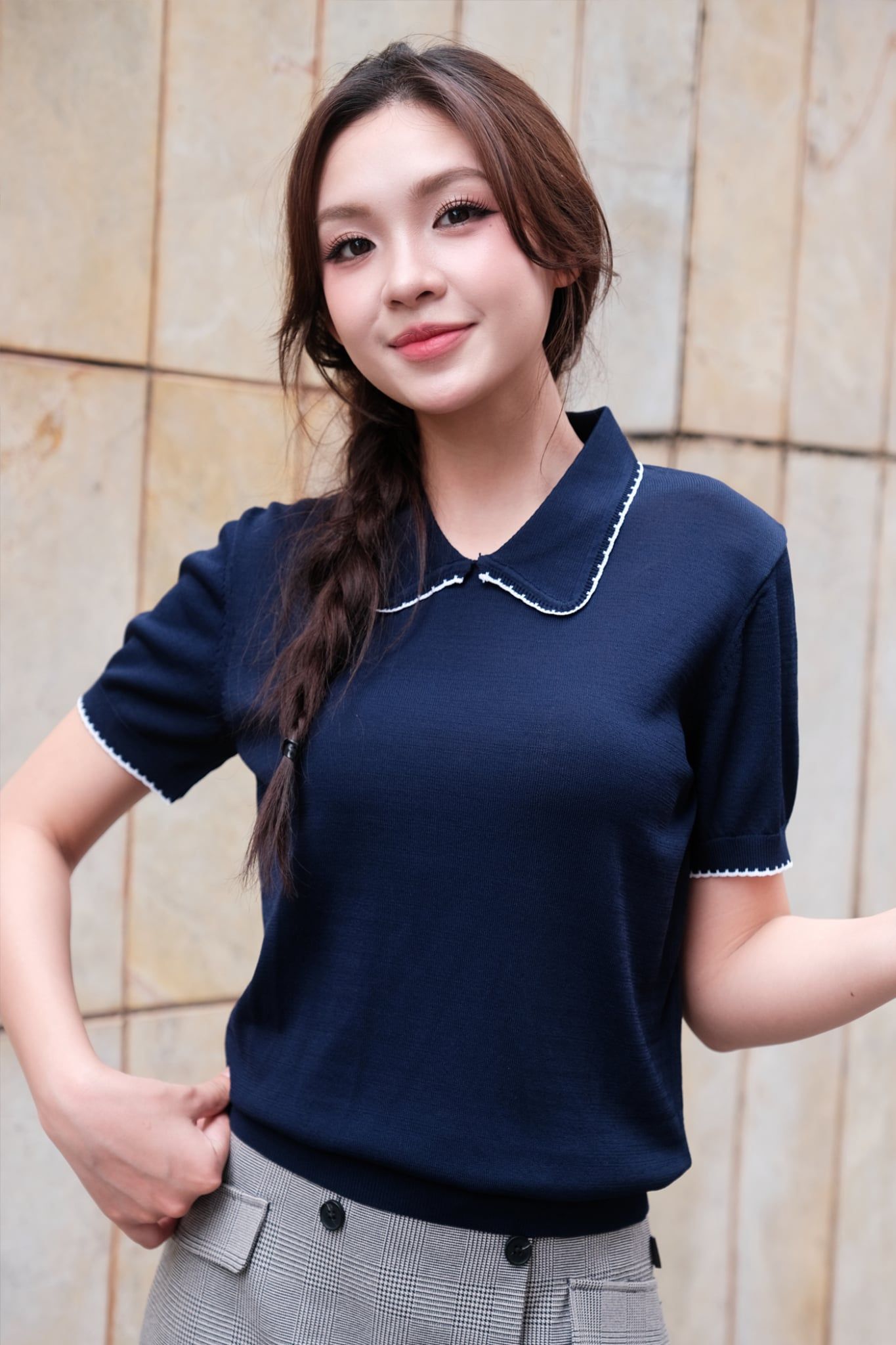  Áo Polo thun dệt màu navi phối diềm trang trí 