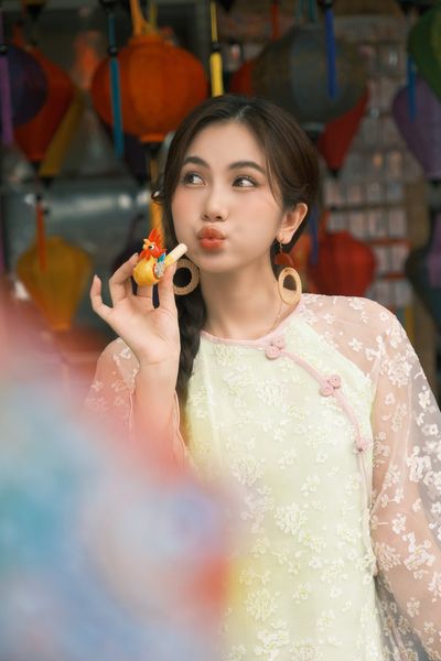 Bộ áo dài nữ voan tơ hoa rơi chanh yến anh