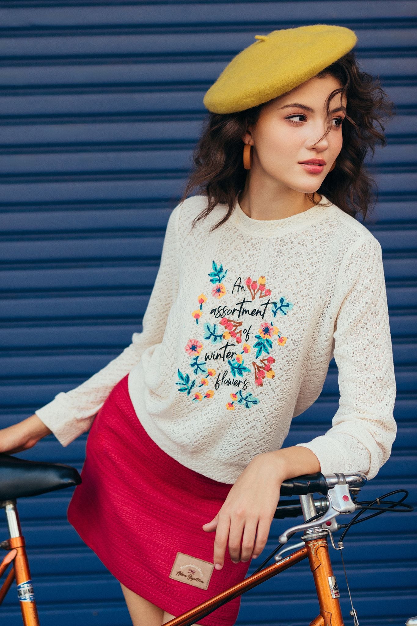 Top len mỏng kem in hoa