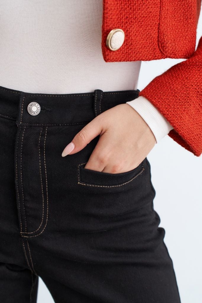 Quần jeans ống suông túi cơi đen