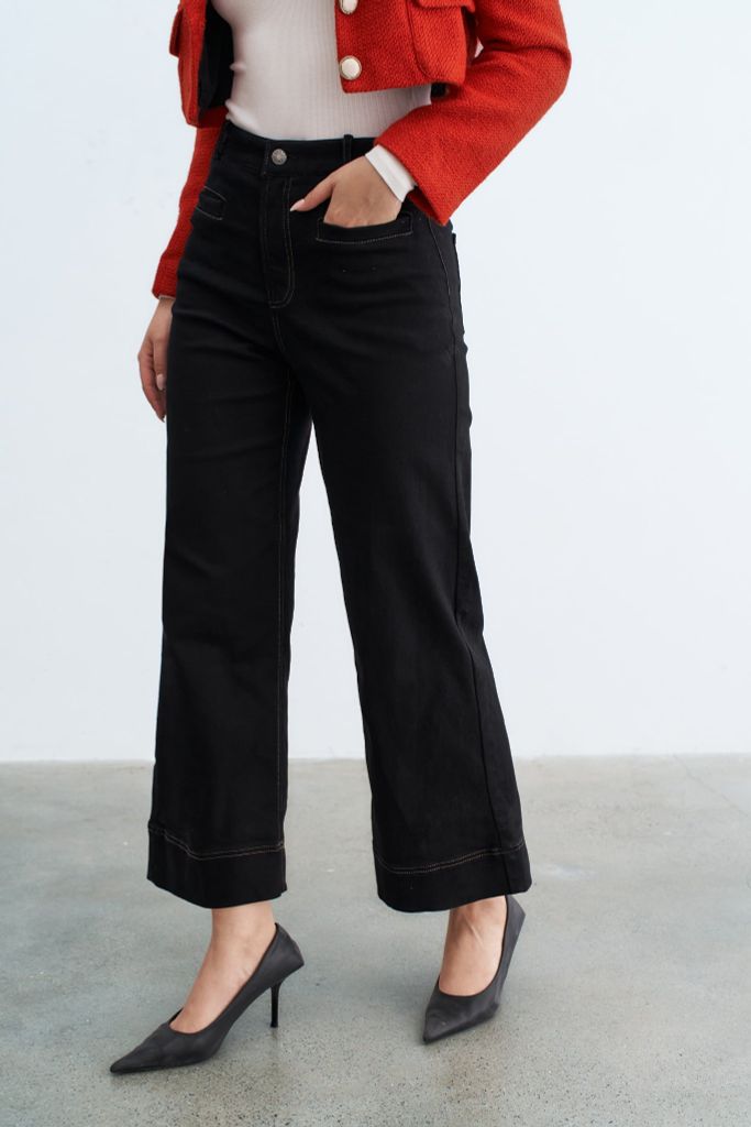 Quần jeans ống suông túi cơi đen