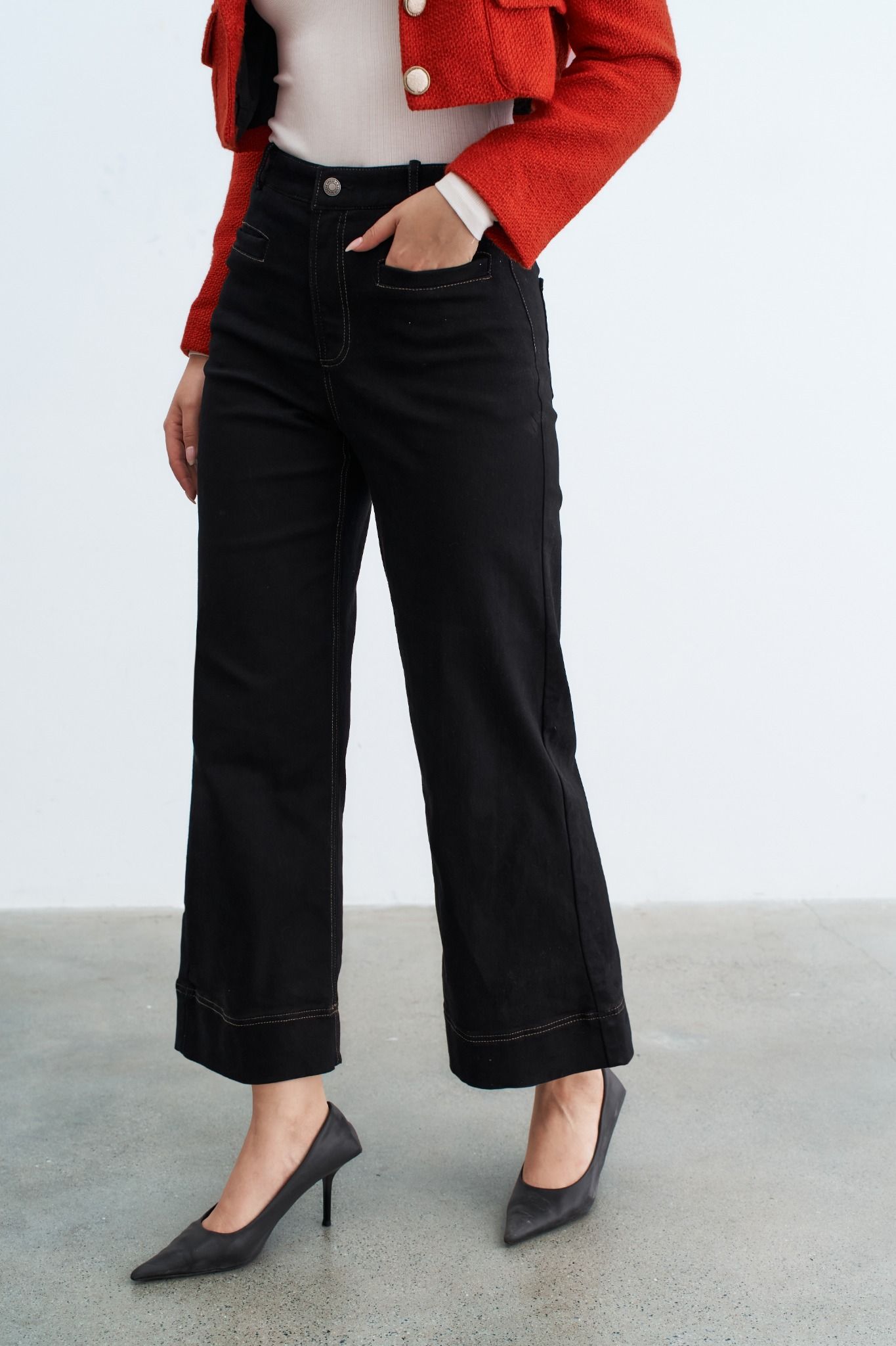 Quần jeans ống suông túi cơi đen