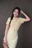  Áo thun polo vàng kem thêu lá cổ 