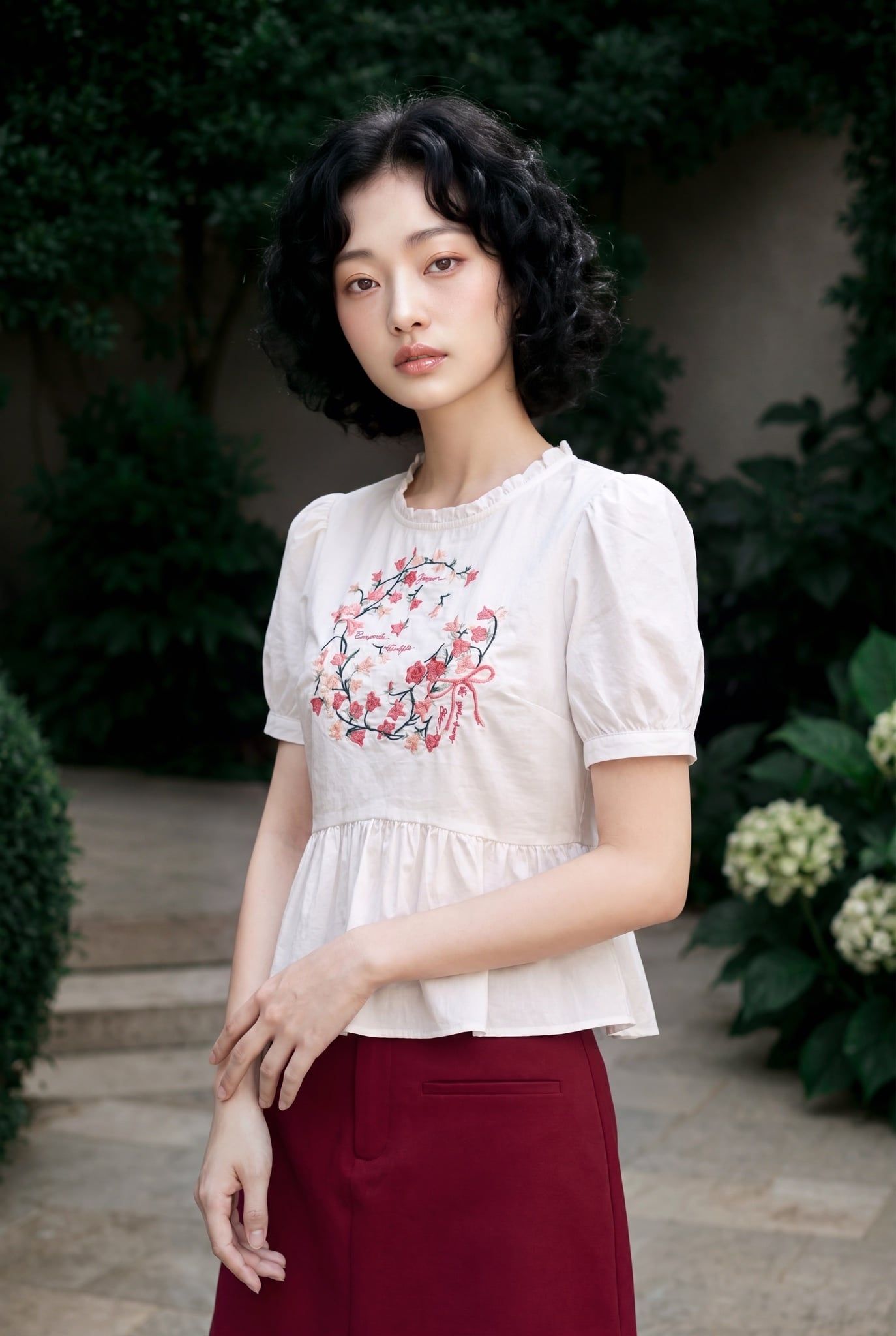  Áo peplum cổ nhún thêu linh lan hồng 