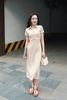 Đầm midi be cổ V nhún sườn