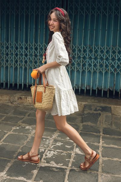 Đầm caro thêu diềm hoa vintage