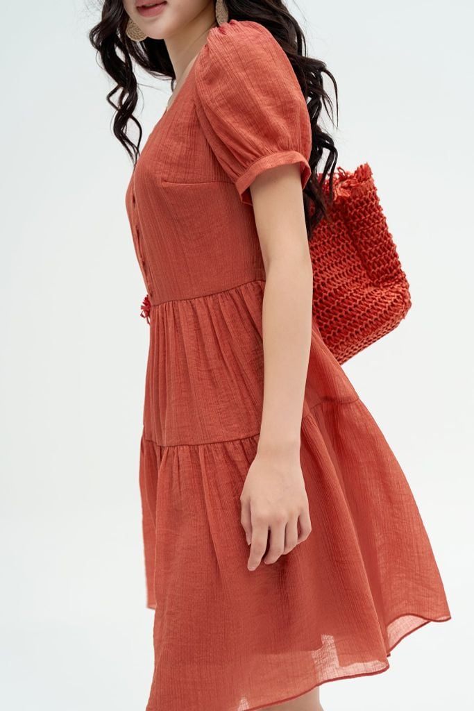 Đầm mini nối tầng tơ xốp cam