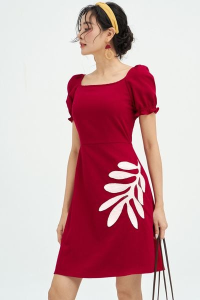 Đầm mini dáng A đũi đỏ thêu lá kem