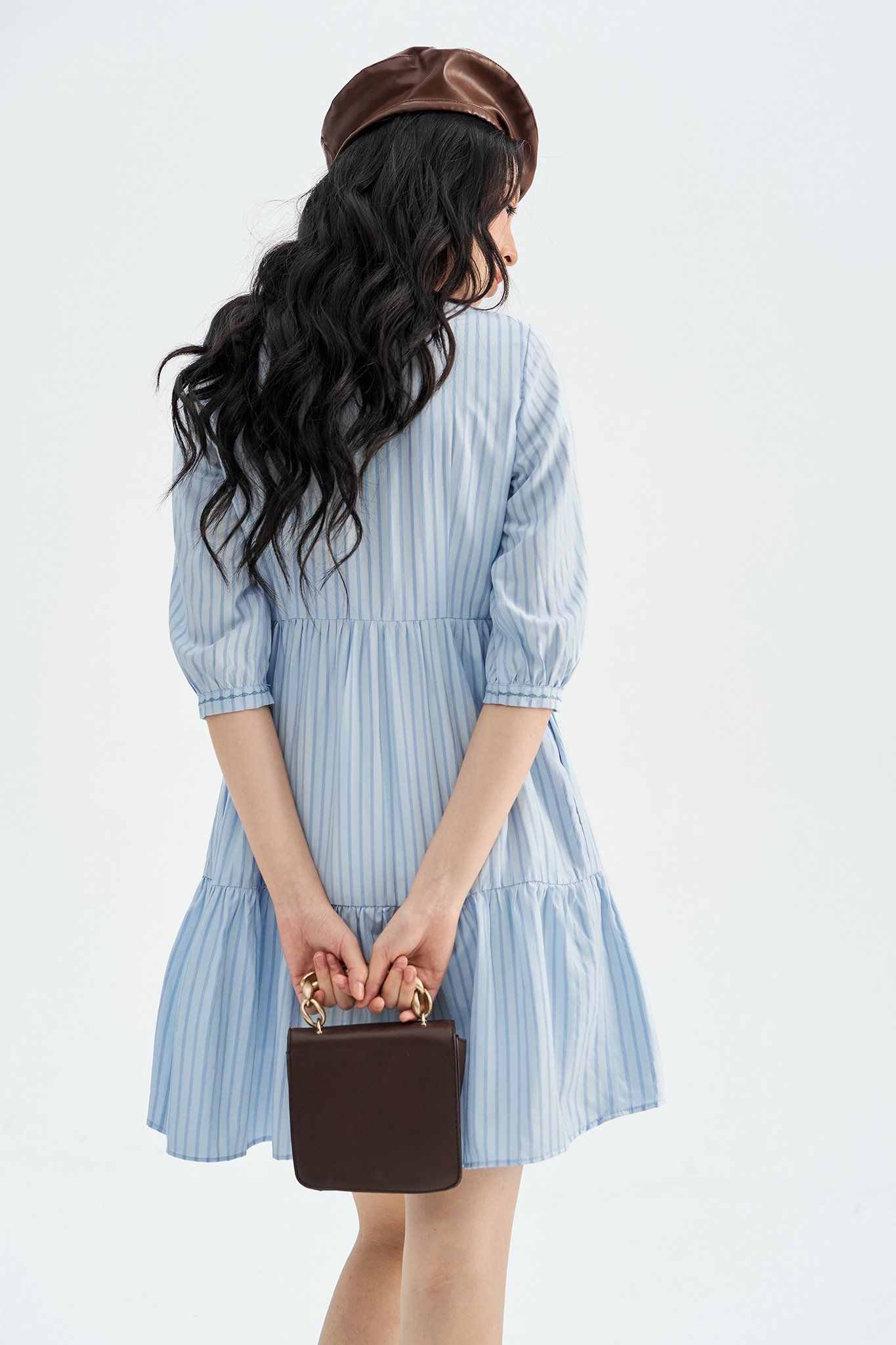 Đầm mini sọc xanh thêu hoa vintage