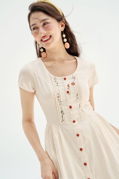 Đầm midi đũi mềm kem thêu hoa