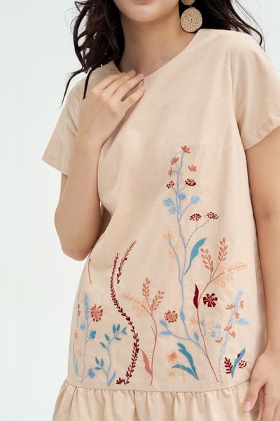 Đầm đuôi cá thêu khu rừng hoa lá cam