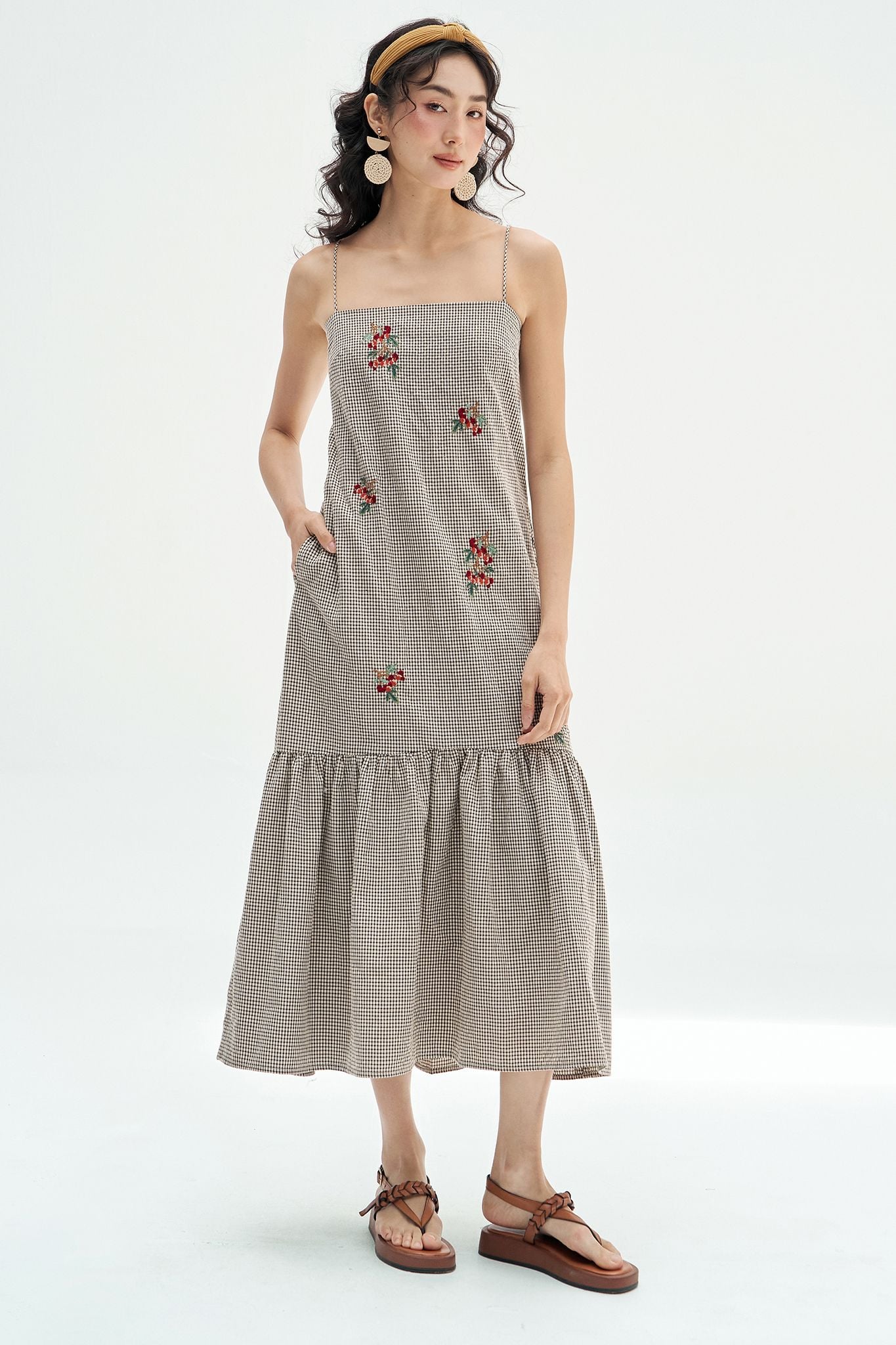 Đầm 2 dây karo nhí thêu chùm olive