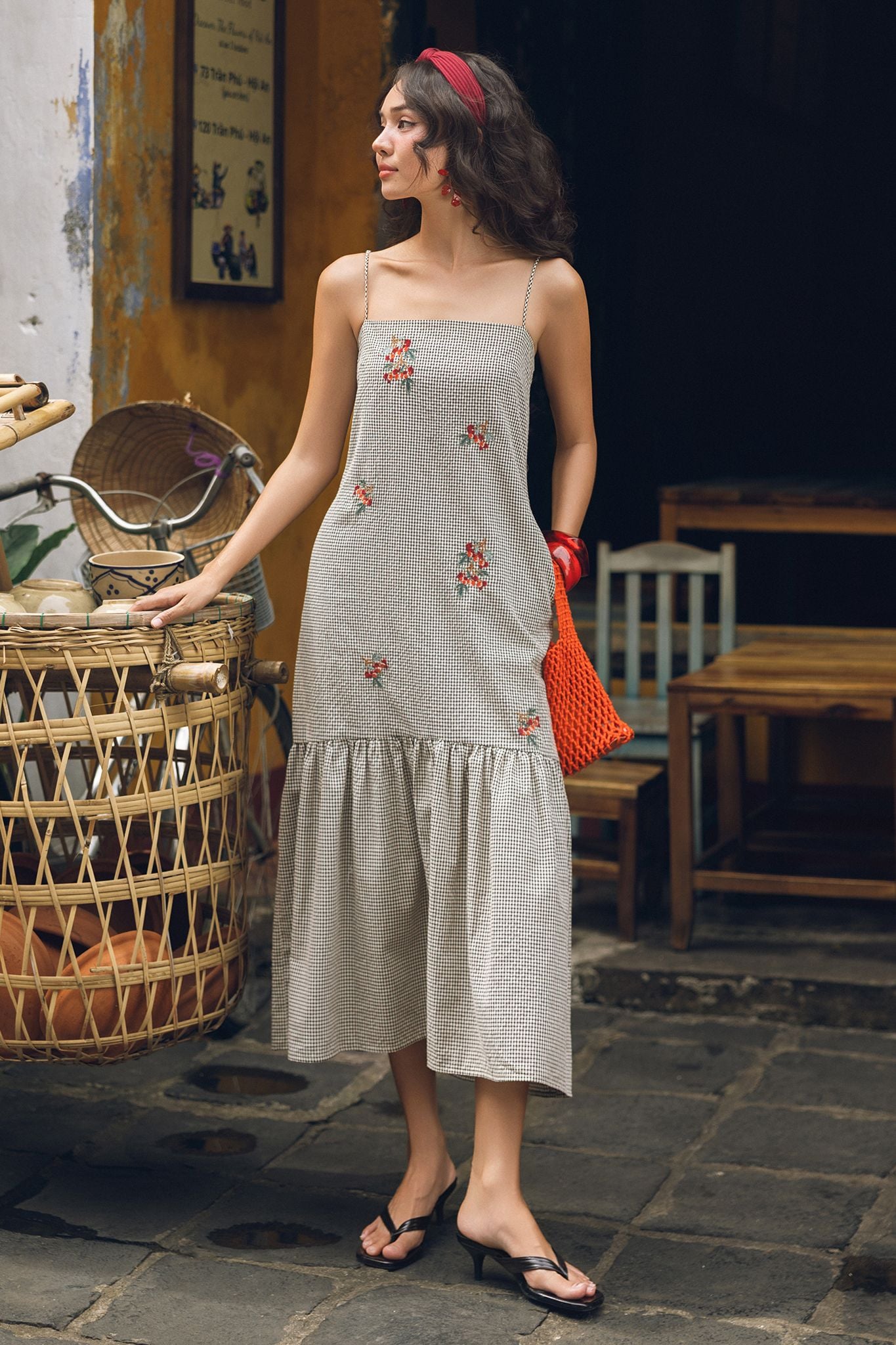 Đầm 2 dây karo nhí thêu chùm olive