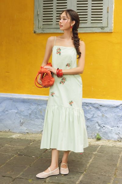 Đầm 2 dây xanh chanh thêu chùm olive