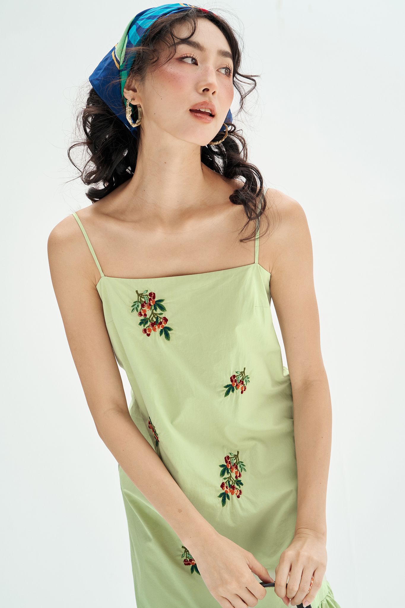 Đầm 2 dây xanh chanh thêu chùm olive