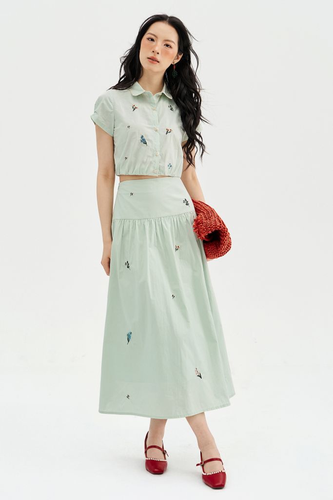 Chân váy midi xanh mint thêu hoa rơi