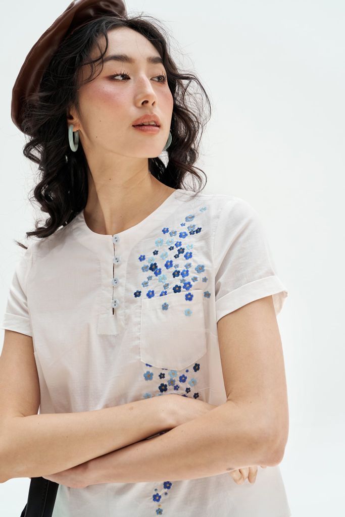 Top thêu hoa nhí xanh blue