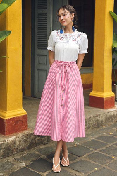 Chân váy midi sọc đỏ buộc dây eo