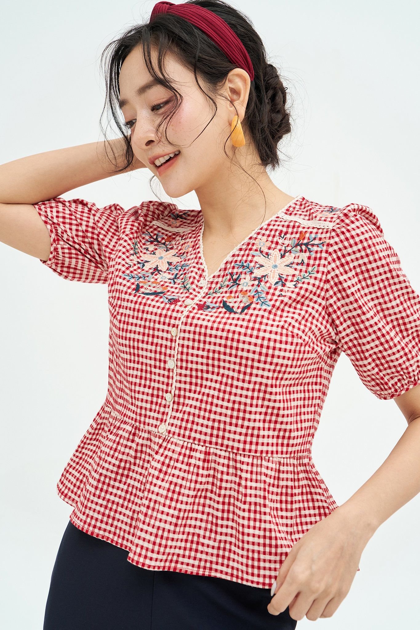 Áo peplum karo đỏ thêu hoa